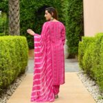 ANNI DESIGNER Women's Rayon Blend Straight Bandhej Printed Kurta - Image 3