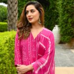 ANNI DESIGNER Women's Rayon Blend Straight Bandhej Printed Kurta - Image 6